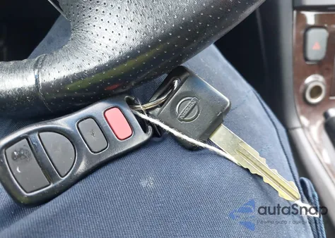 2002 Nissan Maxima Gle from USA, damaged, VIN JN1DA31A02T300083